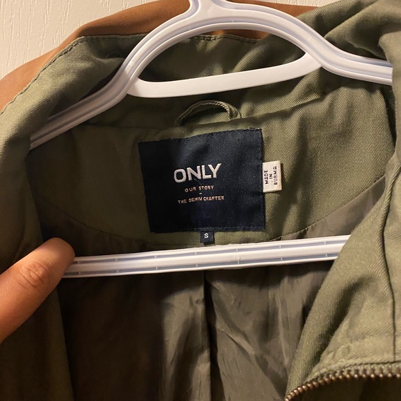 Spring jacket - Picture 2 of 2